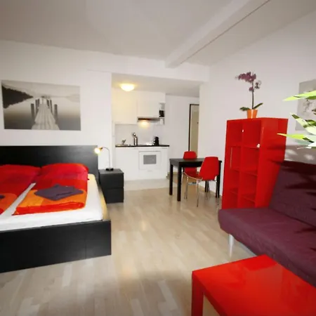 Hitrental Stauffacher ציריך