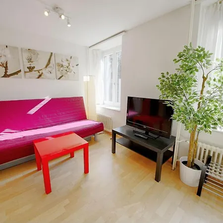 Hitrental Stauffacher Appartamento Zurigo